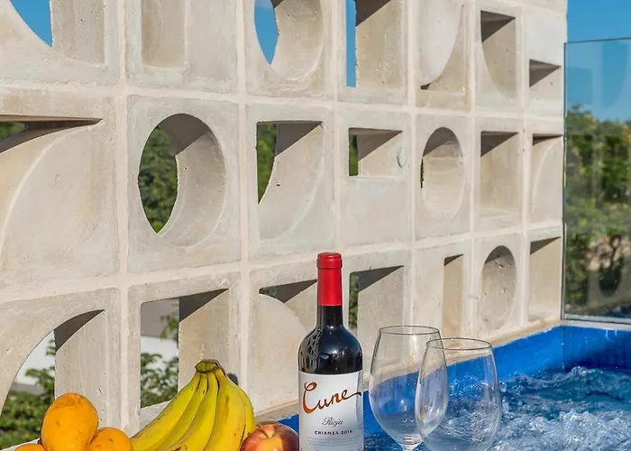 5 Bedroom Luxury Sevilla Your House In
